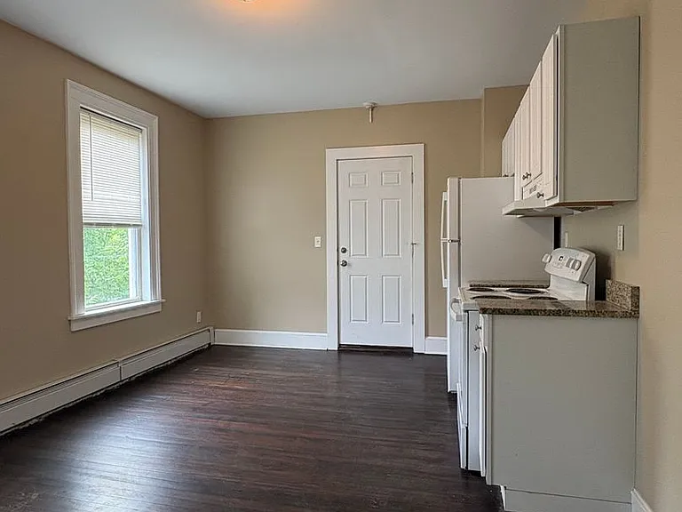 24 Oak - Blue Pod — Photo 3