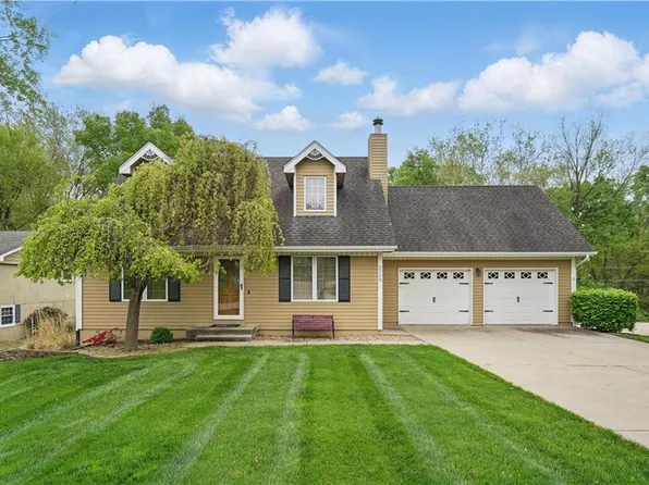 2709 NW Powderhorn Dr, Kansas City, MO 64154