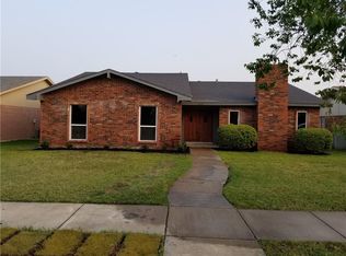 1820 Red Oak Ln, Carrollton, TX 75007