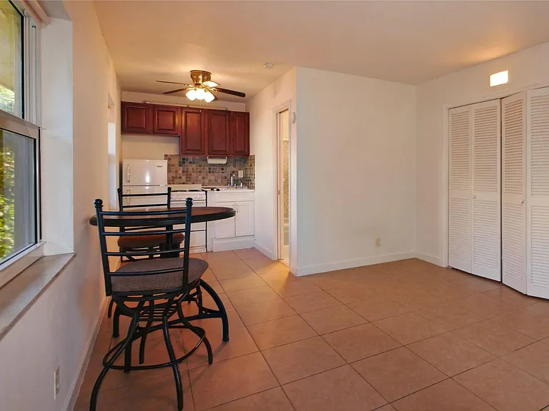 2031 SE 5th St #8 — Photo 5