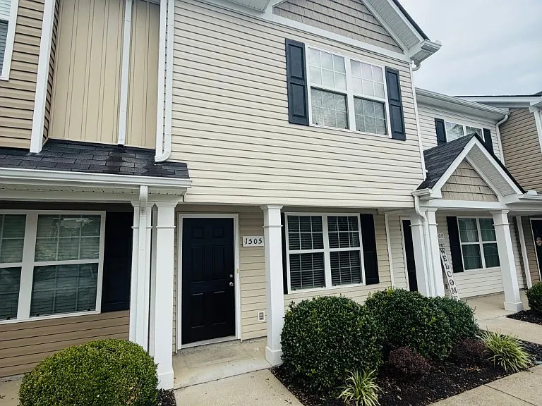 1505 Orange Ct — Photo 2