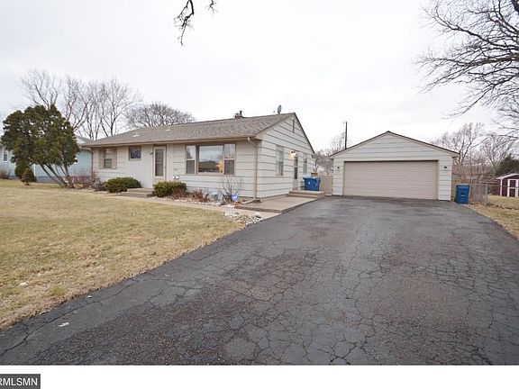 2nd image of 6130 Sunrise Dr NE