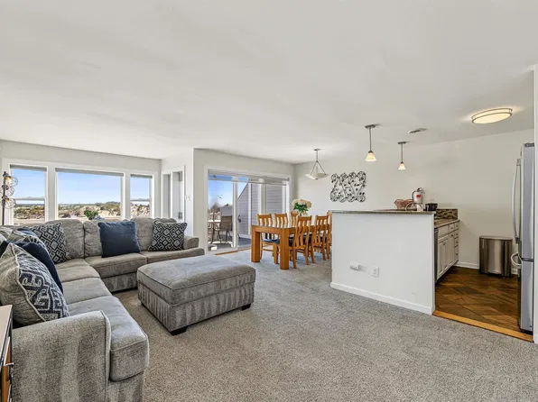 9715 Beach Ave, Margate, NJ 08402