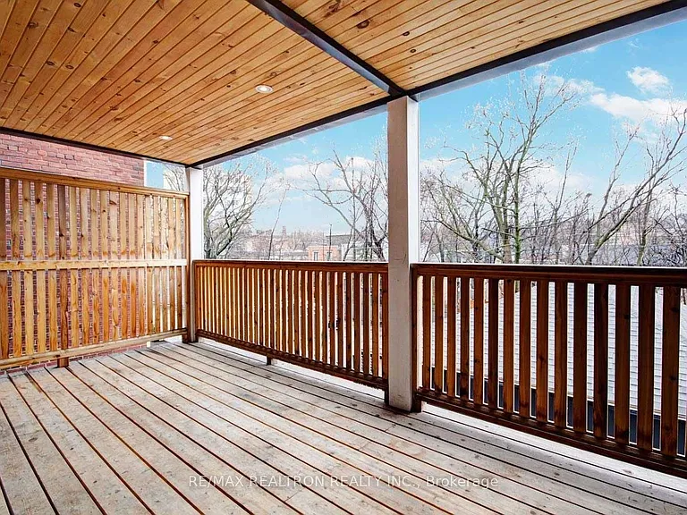 115 Chaplin Cres #2 — Photo 9