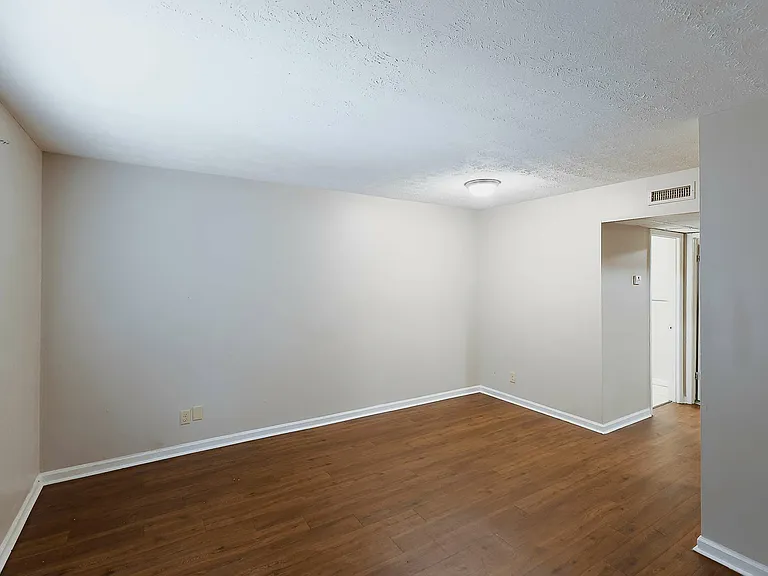 Virginia Terrace — Photo 21
