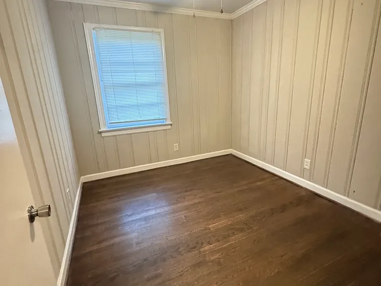 628 Eastern Ave — Photo 8