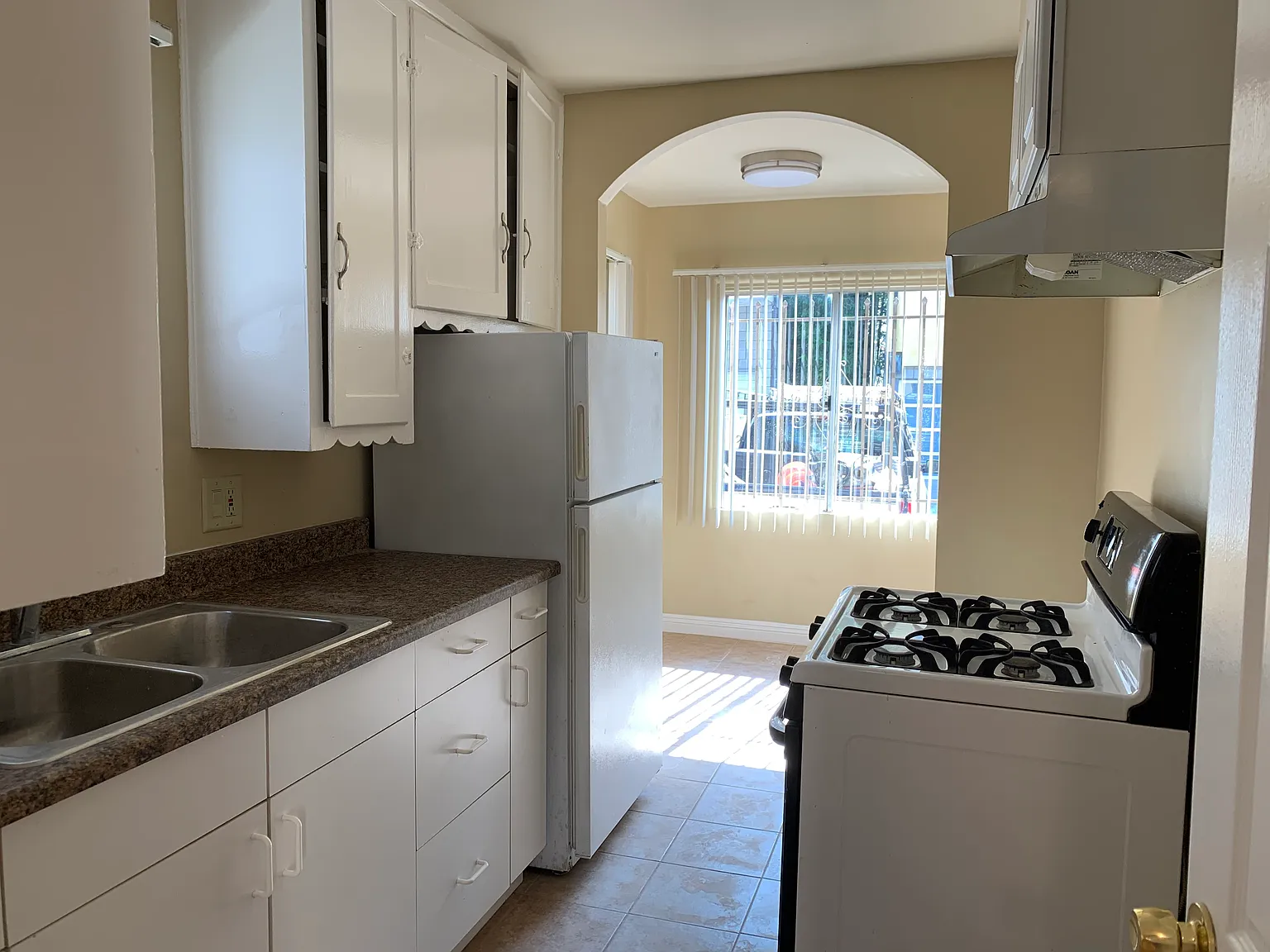 1 bed, 500 sqft, $2,250 — Photo 3