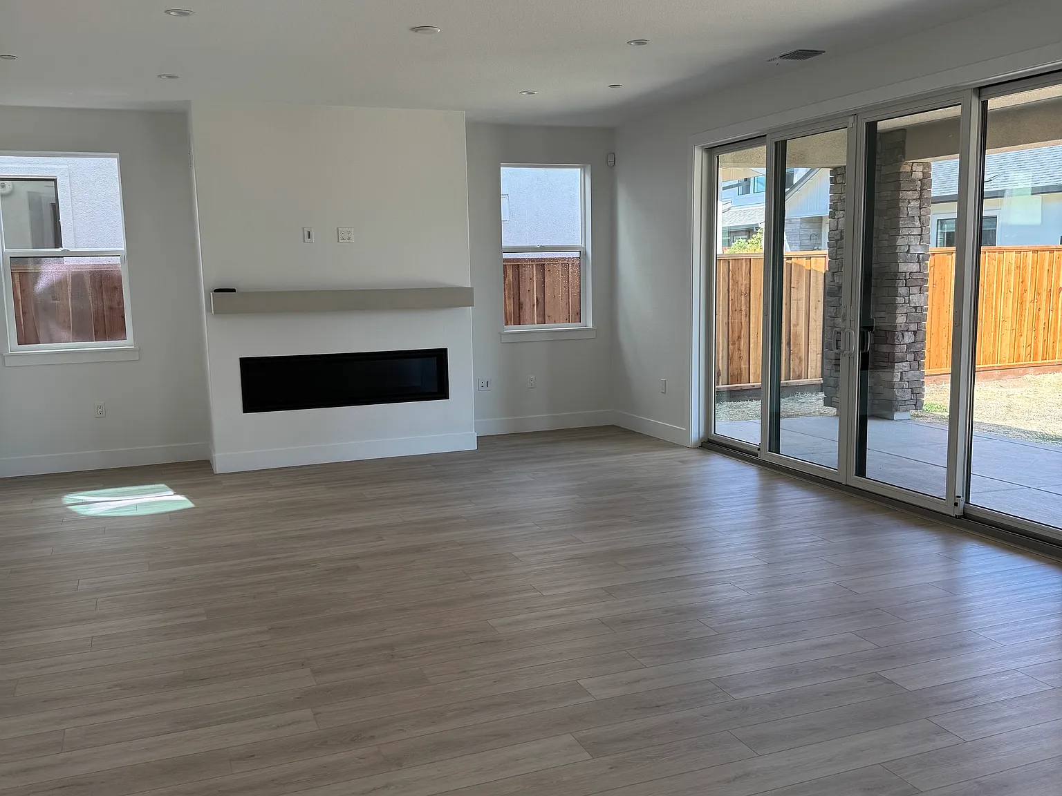 4 bed, 2606 sqft, $5,500 — Photo 4