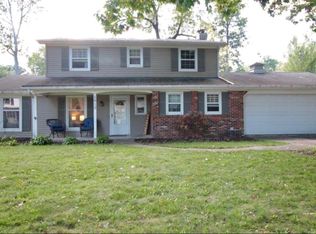 1915 Forest Valley Dr, Fort Wayne, IN 46815