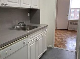 285 Mill Rd APT 2T, Staten Island, NY 10306