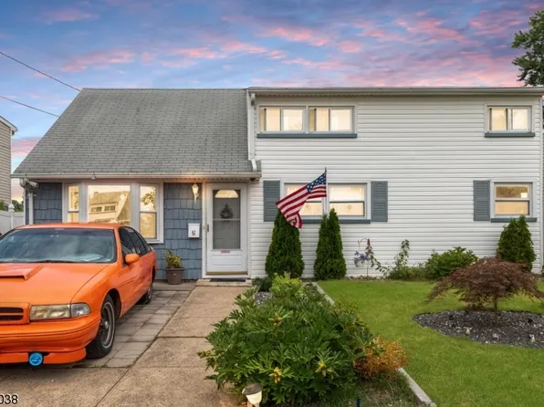 62 Hickory St, Carteret Boro, NJ 07008