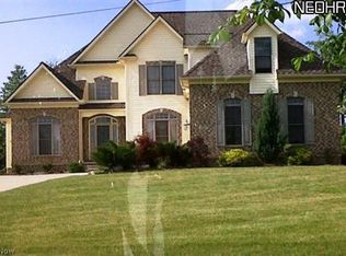 8967 Chinaberry Cir N, Macedonia, OH 44056