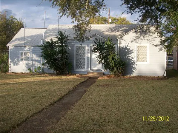 1230 W 5th St, Freeport, TX 77541