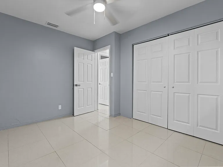 528 NE 20th Ave — Photo 7