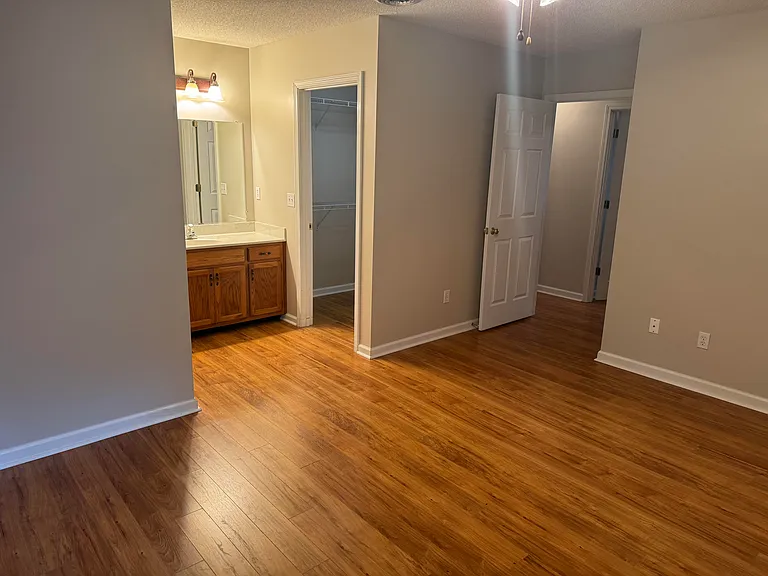 162 Manchester Dr #162 — Photo 8