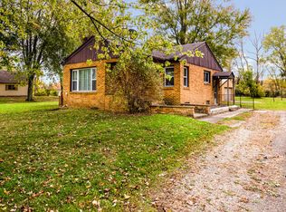 2266 Meadowbrook Rd, Benton Harbor, MI 49022