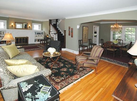 2nd image of 2161 Saint Clair Ave