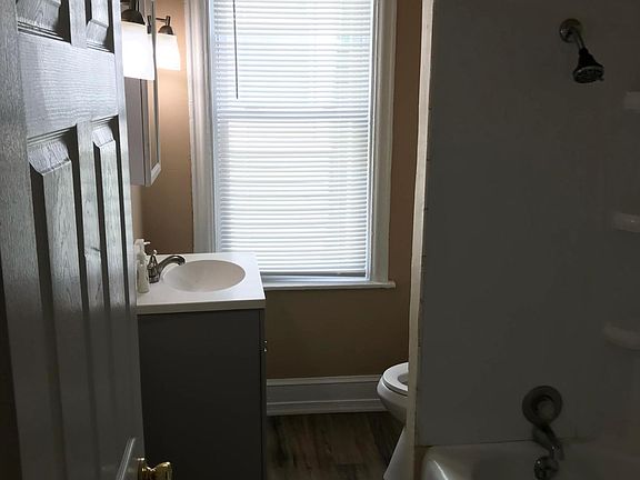 3rd image of 529 N Clayton St