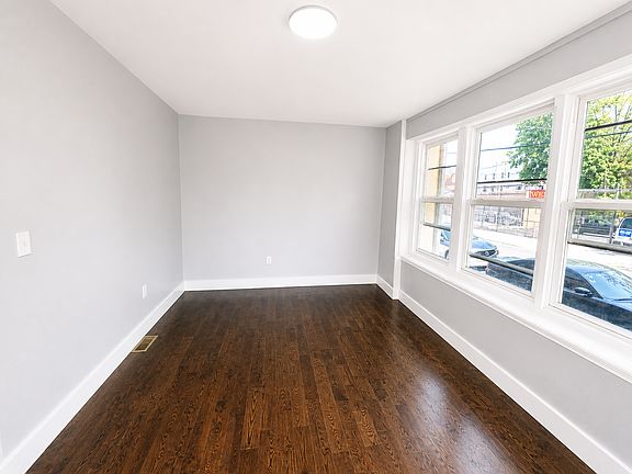 5th image of 13-15 Salem St #1