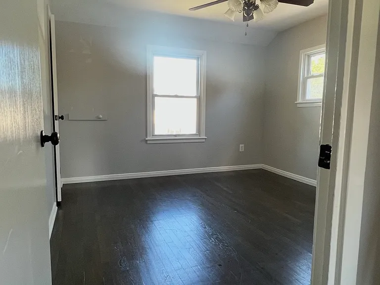 11-17 Dupont Pl #15 — Photo 17