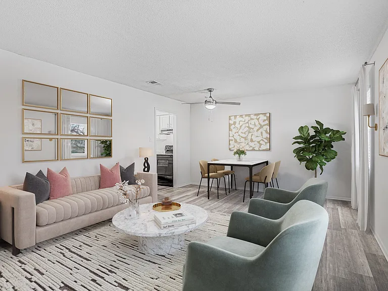 Crescent Place Apartments and Townhomes — Photo 18
