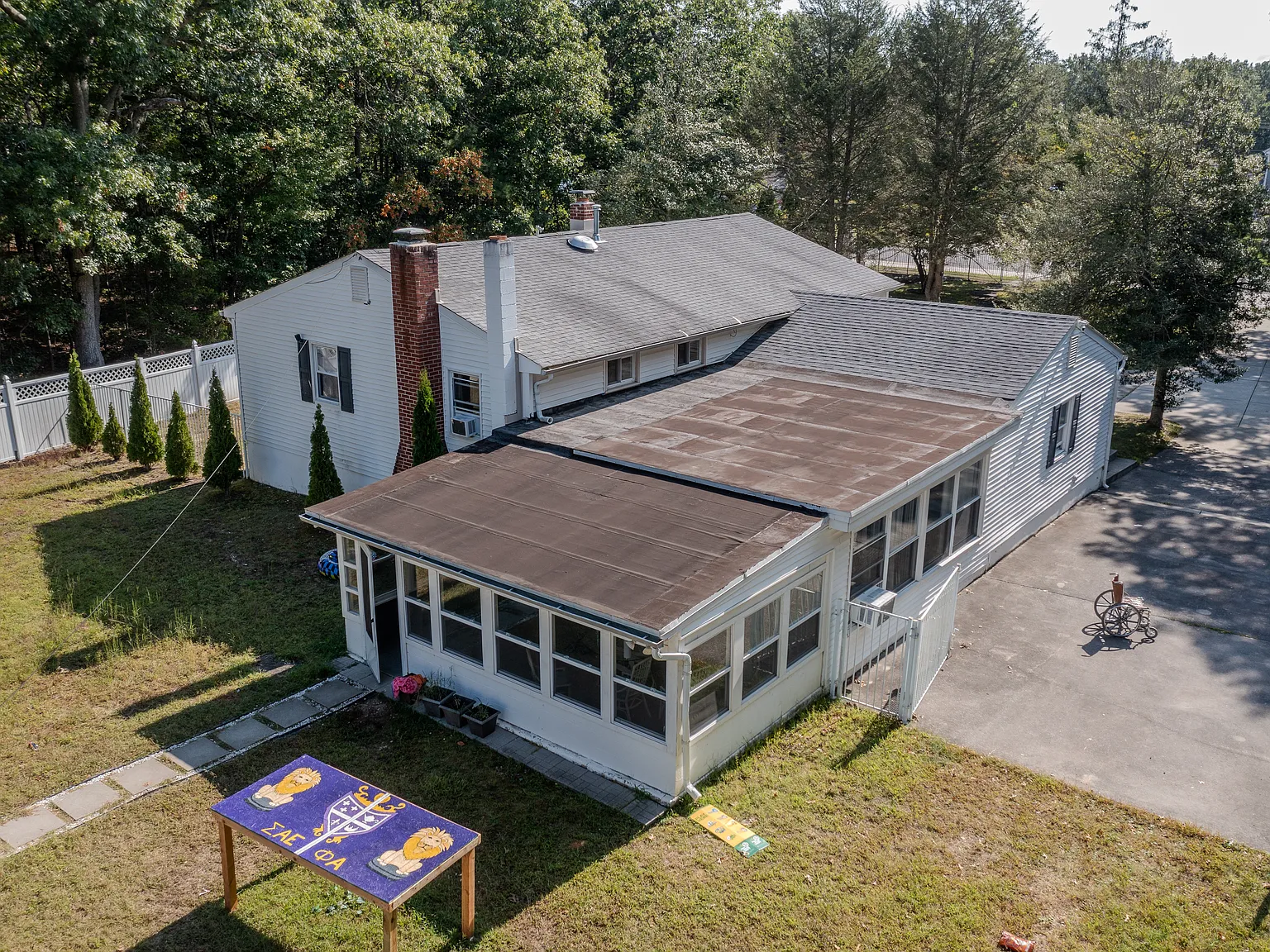 6 bed, 2284 sqft, $4,700 — Photo 4