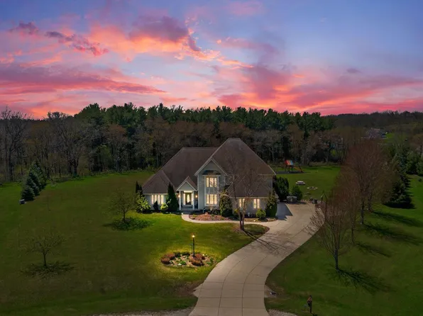 W314S9007 Wigwam DRIVE, Mukwonago, WI 53149