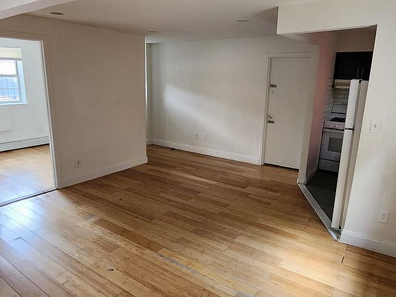 5th image of 875 Union Ave