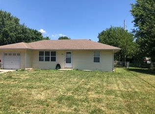 106 W King St, Spring Hill, KS 66083