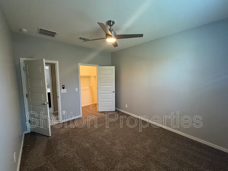 18787 W Yucatan Dr — Photo 10