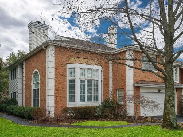 35 Hamlet Dr, Commack, NY 11725