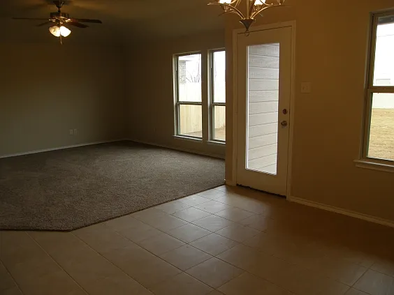 812 Westgate Ct — Photo 9
