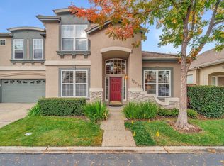 12057 Gold Pointe Ln, Gold River, CA 95670