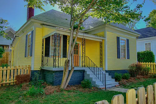 686 Barber St Photo 1