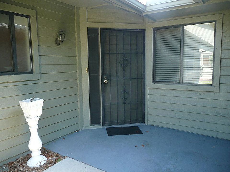 1st image of 150 Deer Lake Cir