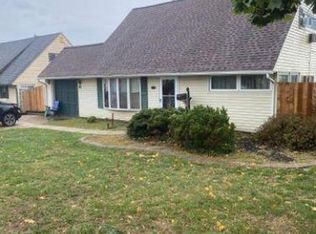 15 Margin Rd, Levittown, PA 19056