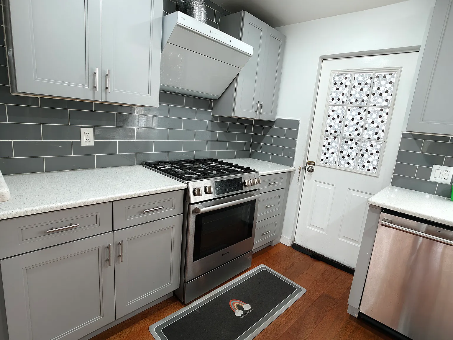 3 bed, 1620 sqft, $2,500 — Photo 3