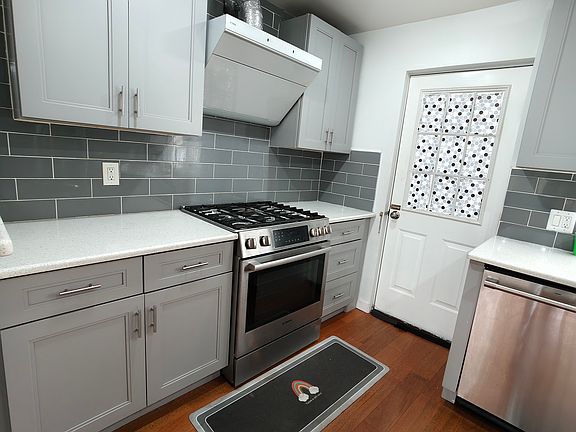 3rd image of 1209 S Alder St