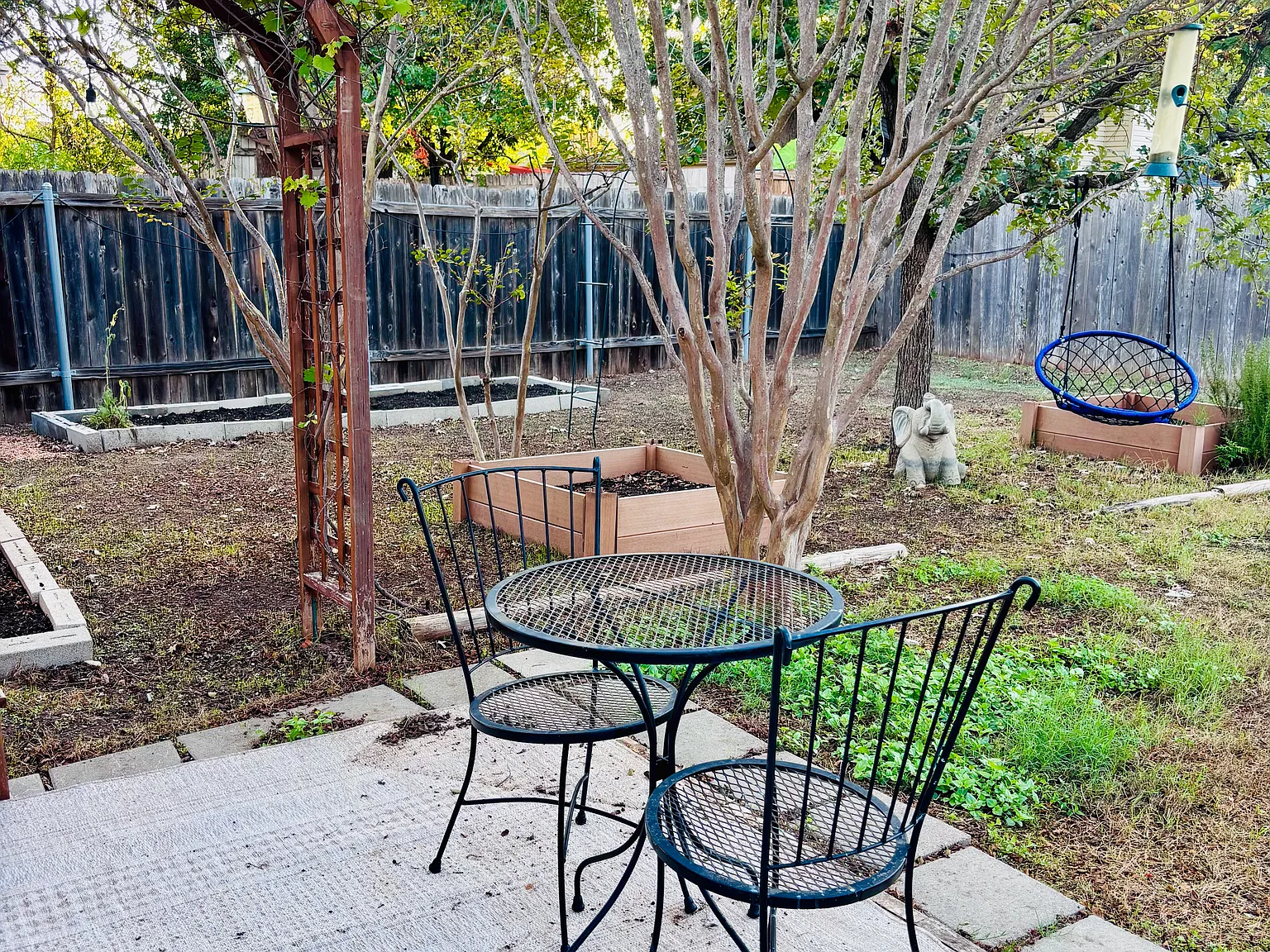3 bed, 1348 sqft, $2,400 — Photo 3