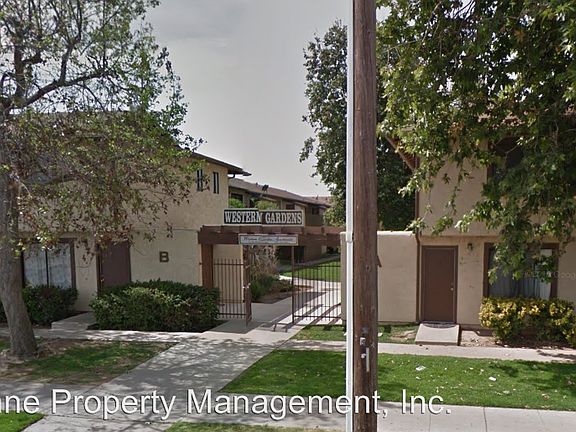 2nd image of 121 N Western Ave APT B3
