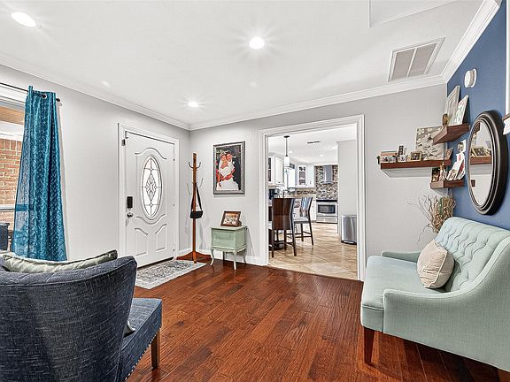 5th image of 7823 Winehill Ln