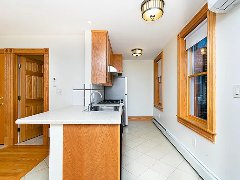 29 Phillips St #1 — Photo 4