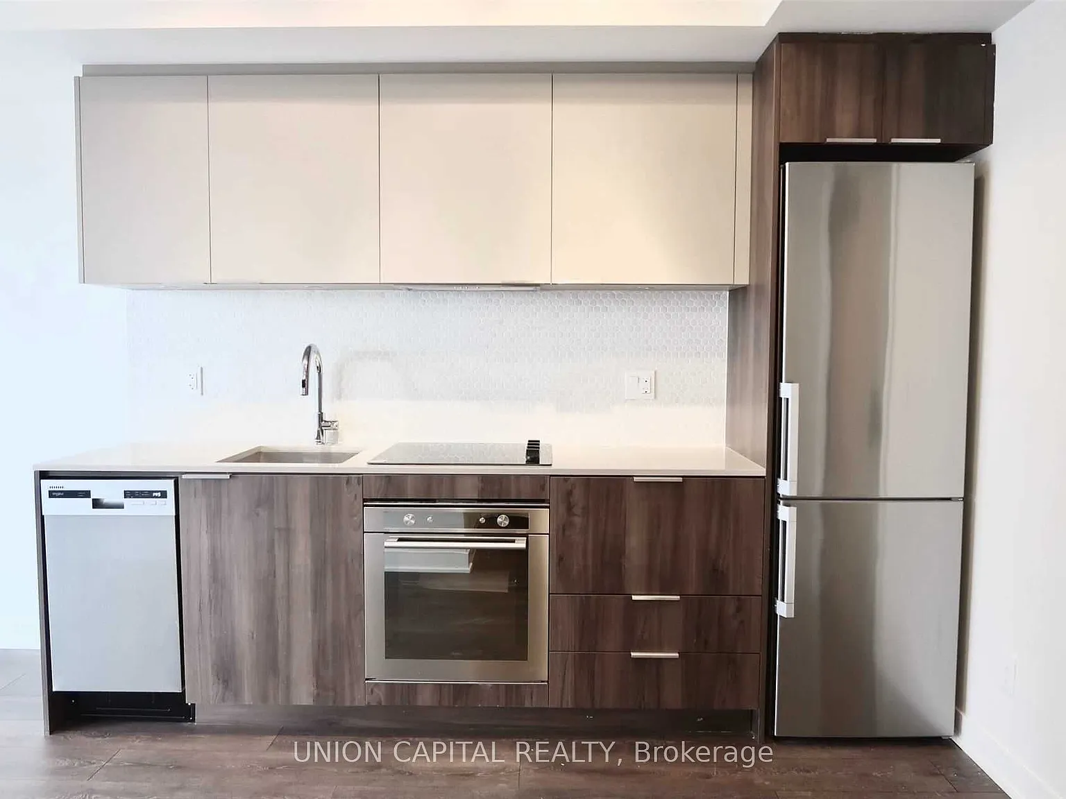 Sonic Condos — Photo 3