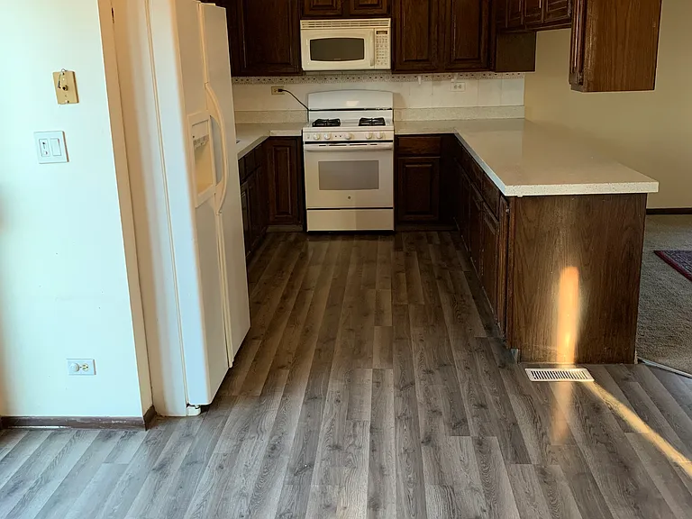 2136 Cedar Ave — Photo 7