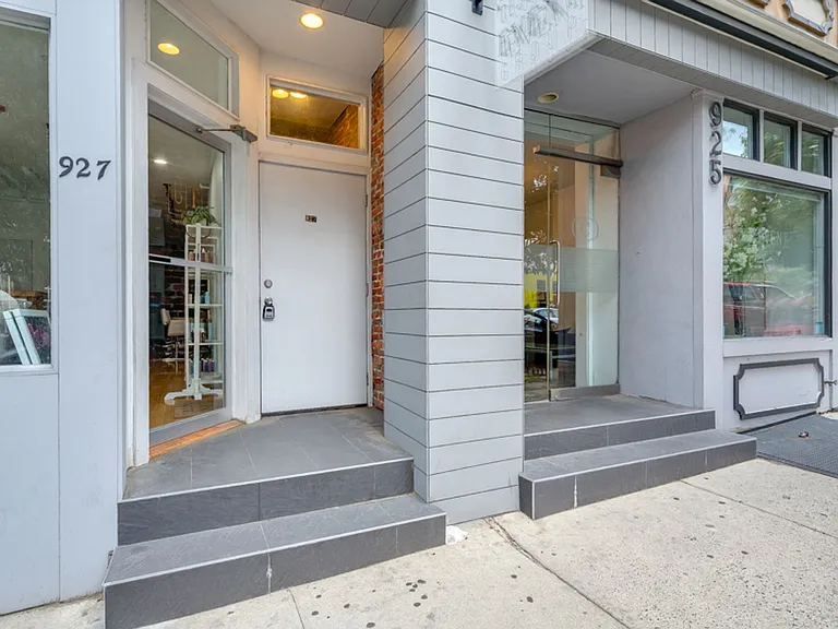 927 N 2nd Street — Photo 8