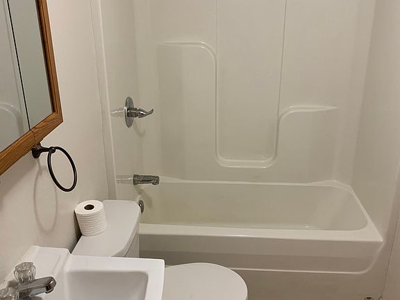 3rd image of 400 S Kentucky St APT C