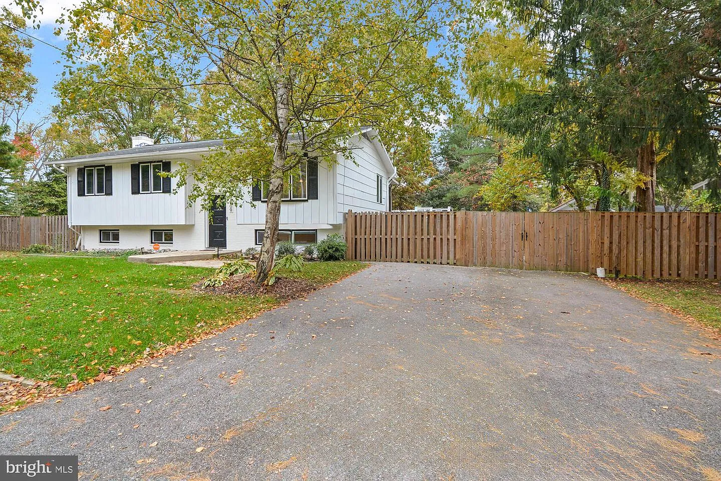 2709 Parkview Dr photo 1