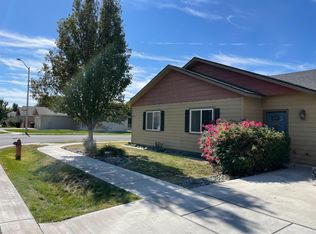 876 SW 14th Pl, Hermiston, OR 97838