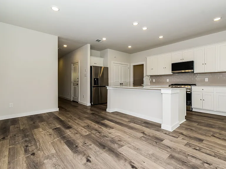 320 Sun Harvest Dr — Photo 8