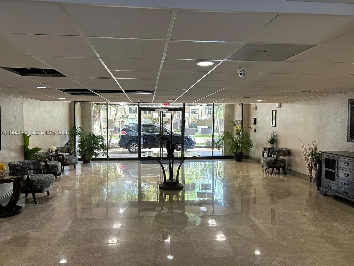 Building Photo - 1805 Sans Souci Blvd #528